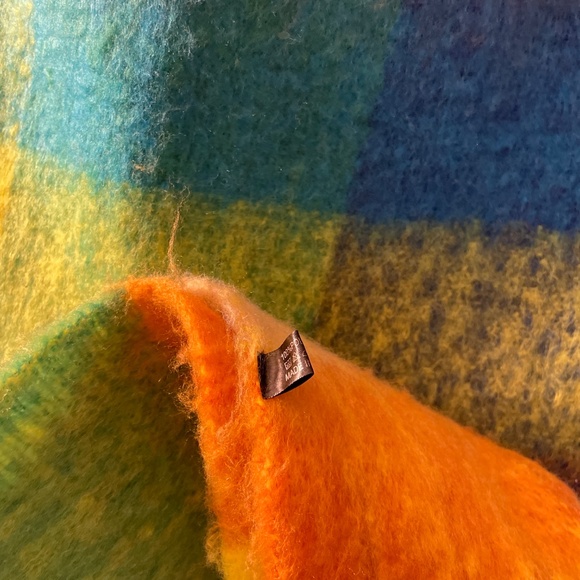 Fun long scarf - Picture 3 of 4